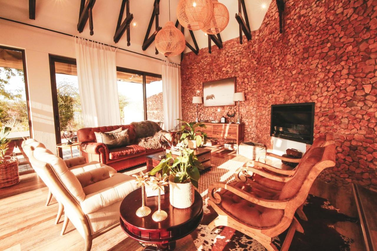 Otjiwa Safari Lodge Otjiwarongo Kültér fotó